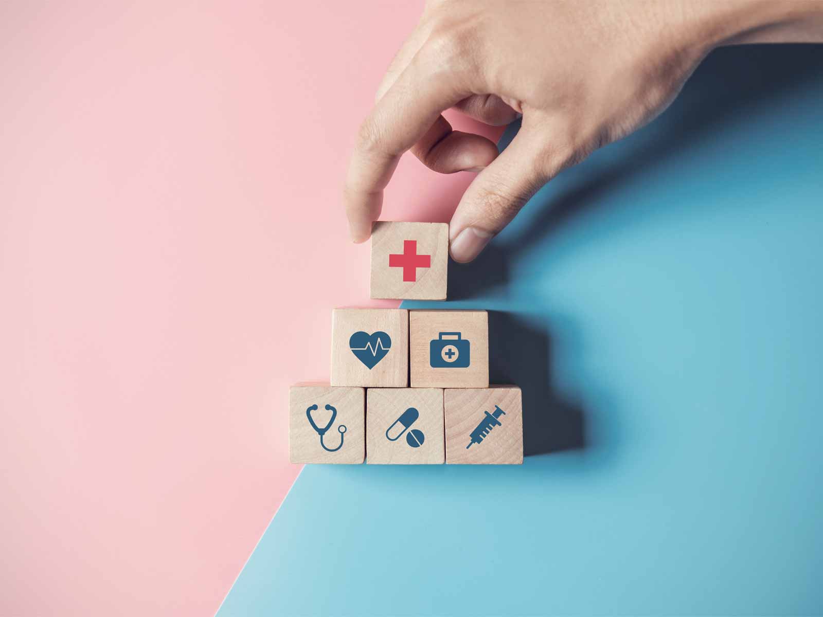 職場の離職率低下につながる効果が！治療と仕事の両立支援について