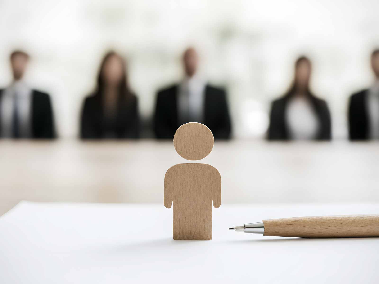 【外国人の雇用③】在留資格申請のポイントとは？就労資格５つの要件と注意点を種類ごとに解説