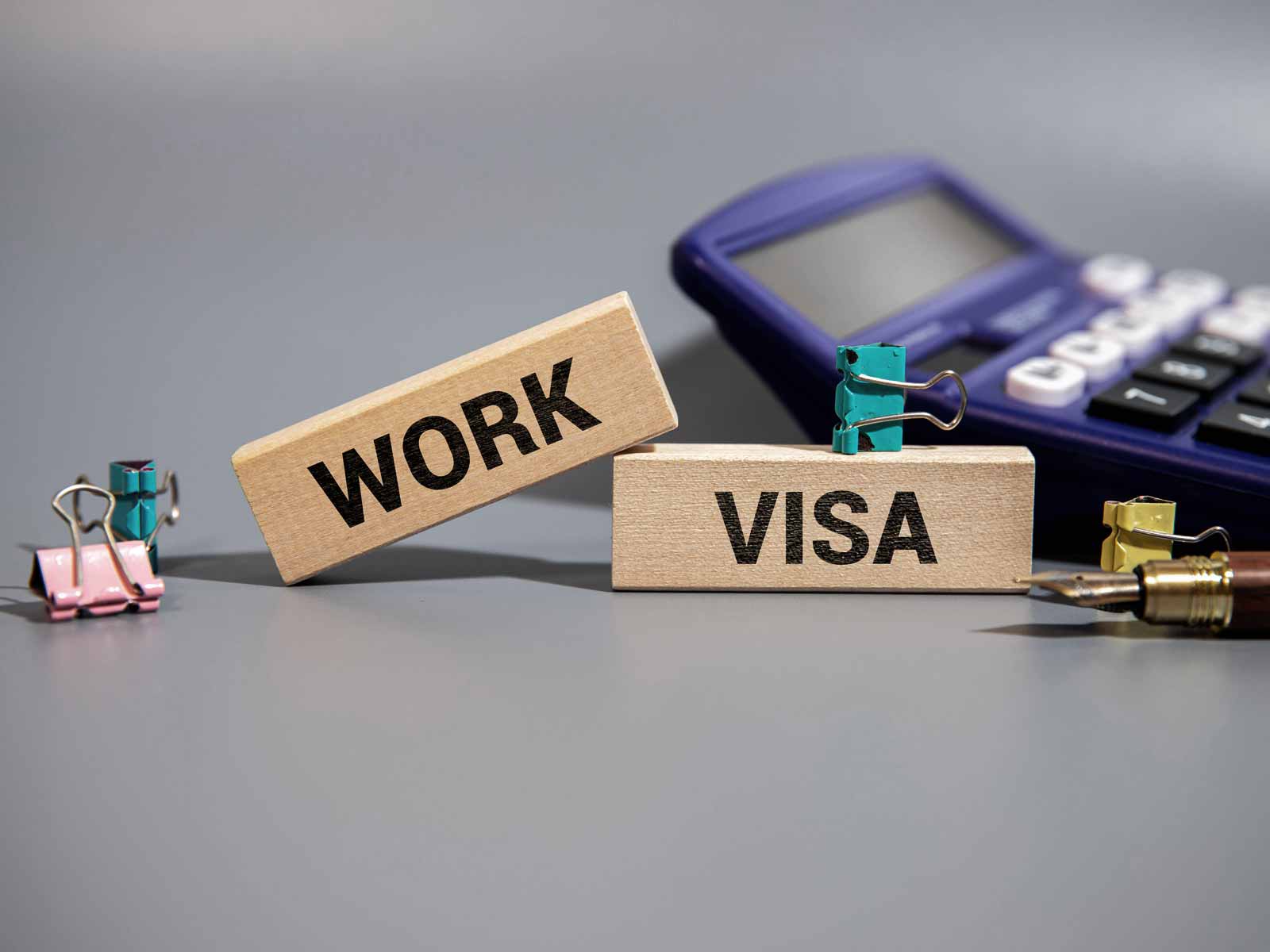 【2025年（令和7年）10月改正】資本金3000万円・雇用義務化…「経営・管理」ビザ厳格化とは？実務への影響も解説