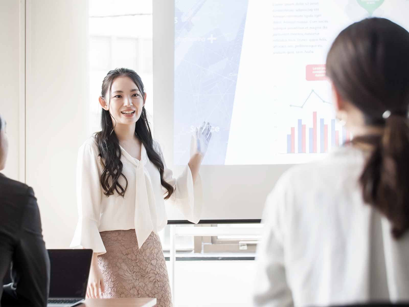 従業員の「能力開発」をセールスポイントに！厚生労働省調査から「能力開発」に関する社内の仕組みづくりを考える。