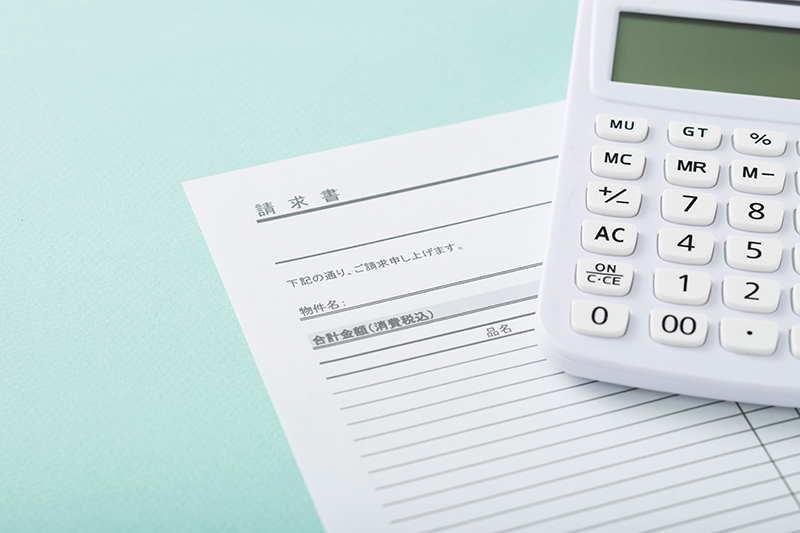 【インボイス制度】2023年中に登録申請する個人事業主、何をいつまでにすべき？登録申請、登録の取消、2割特例、簡易課税の期限を解説