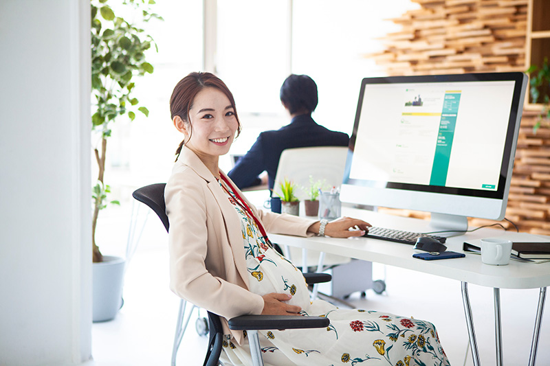 「職場初」女性社員の妊娠！会社は妊娠中の社員をどうサポートするか？