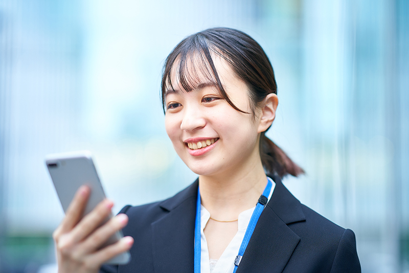 給与のデジタル払いと税金のスマホアプリ納付が解禁。メリットとデメリットについて解説。